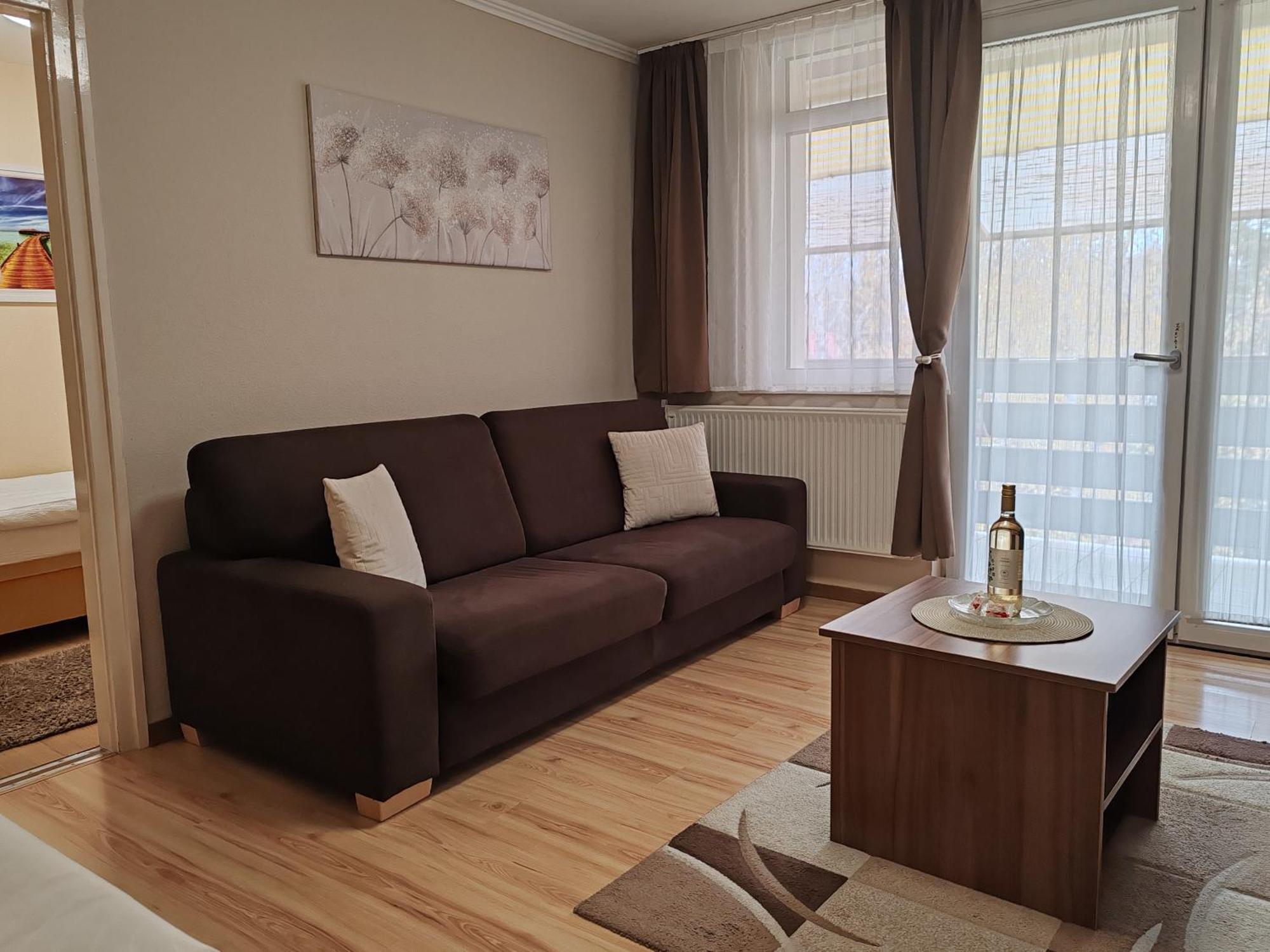 To Apartman Gunarasfuerdo Dombovar Exterior photo